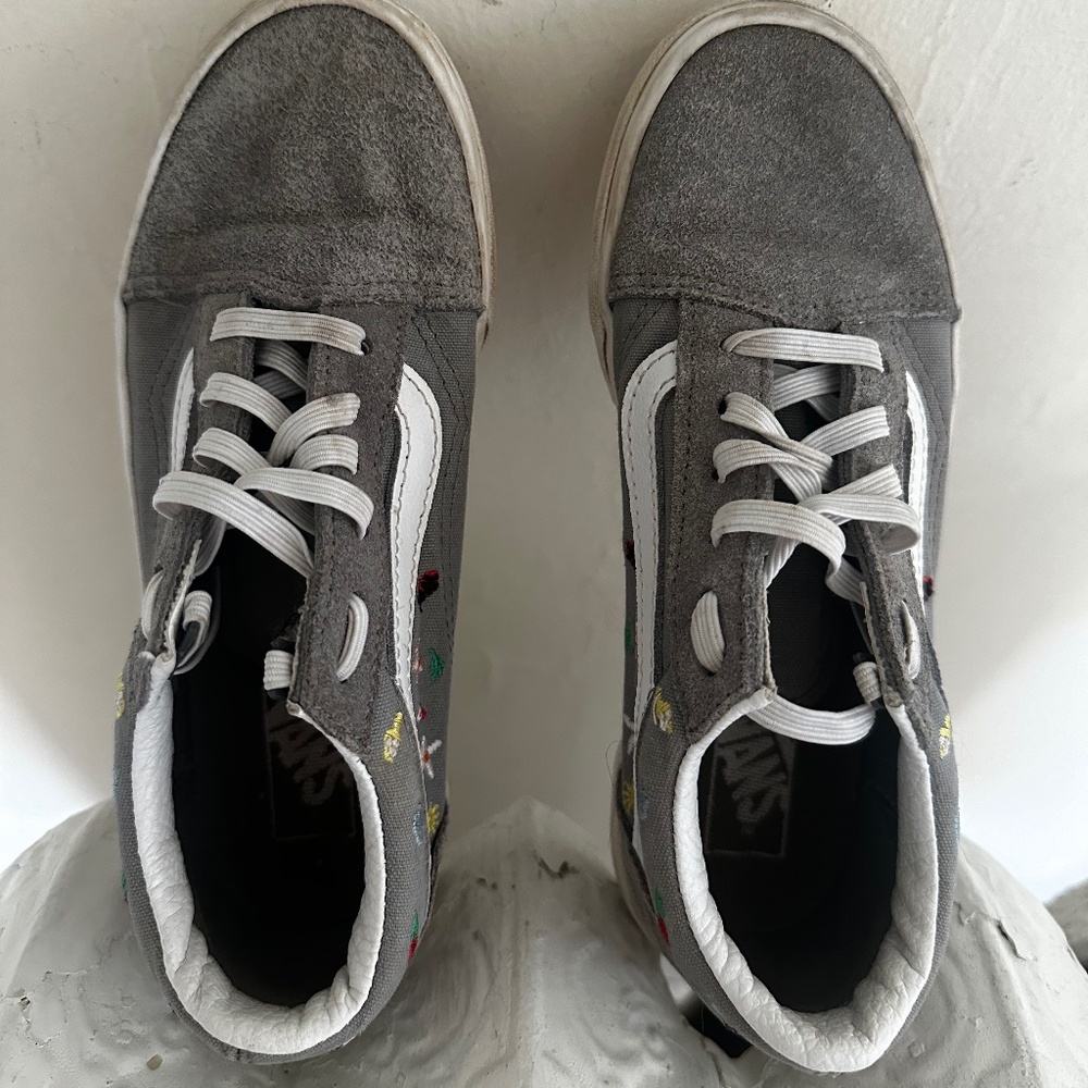 Girls Size 2 Suede Vans Sneakers